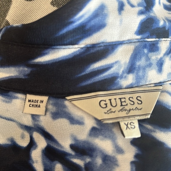 Guess longsleeve Lightweight semi sheer chiffon. - Picture 8 of 8